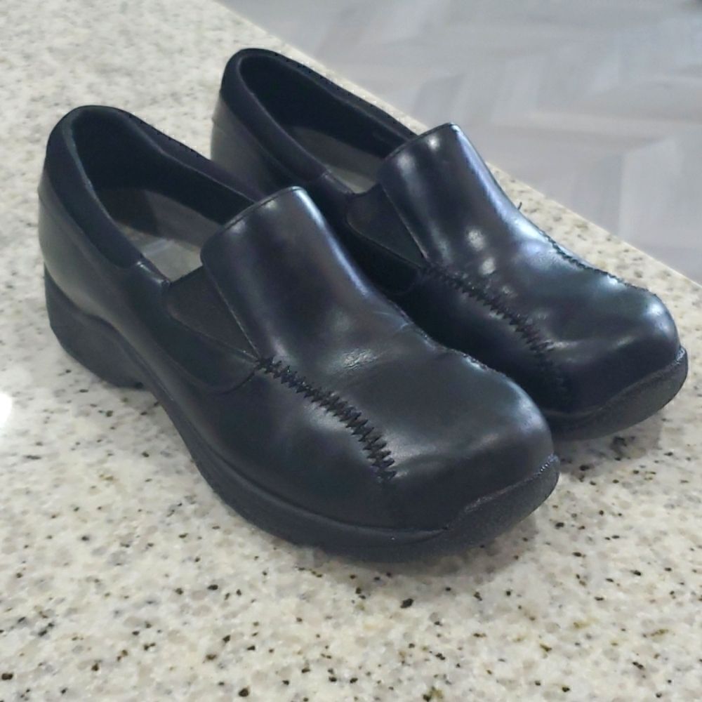 Dansko Womens Leather Black Slip On Comfort Nursing Clogs Shoes Size 39